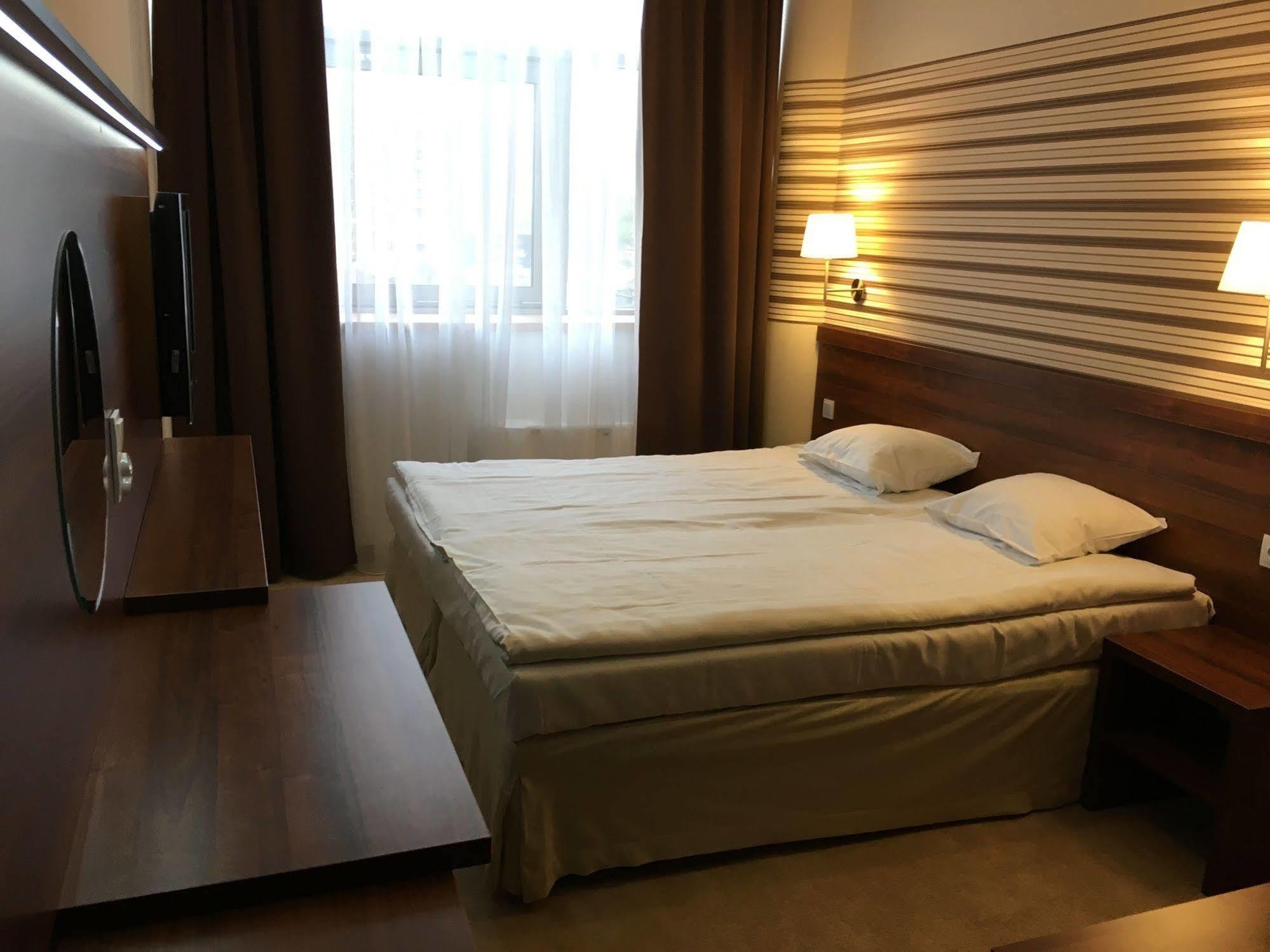 Hotel Aspel Krasków Eksteriør bilde