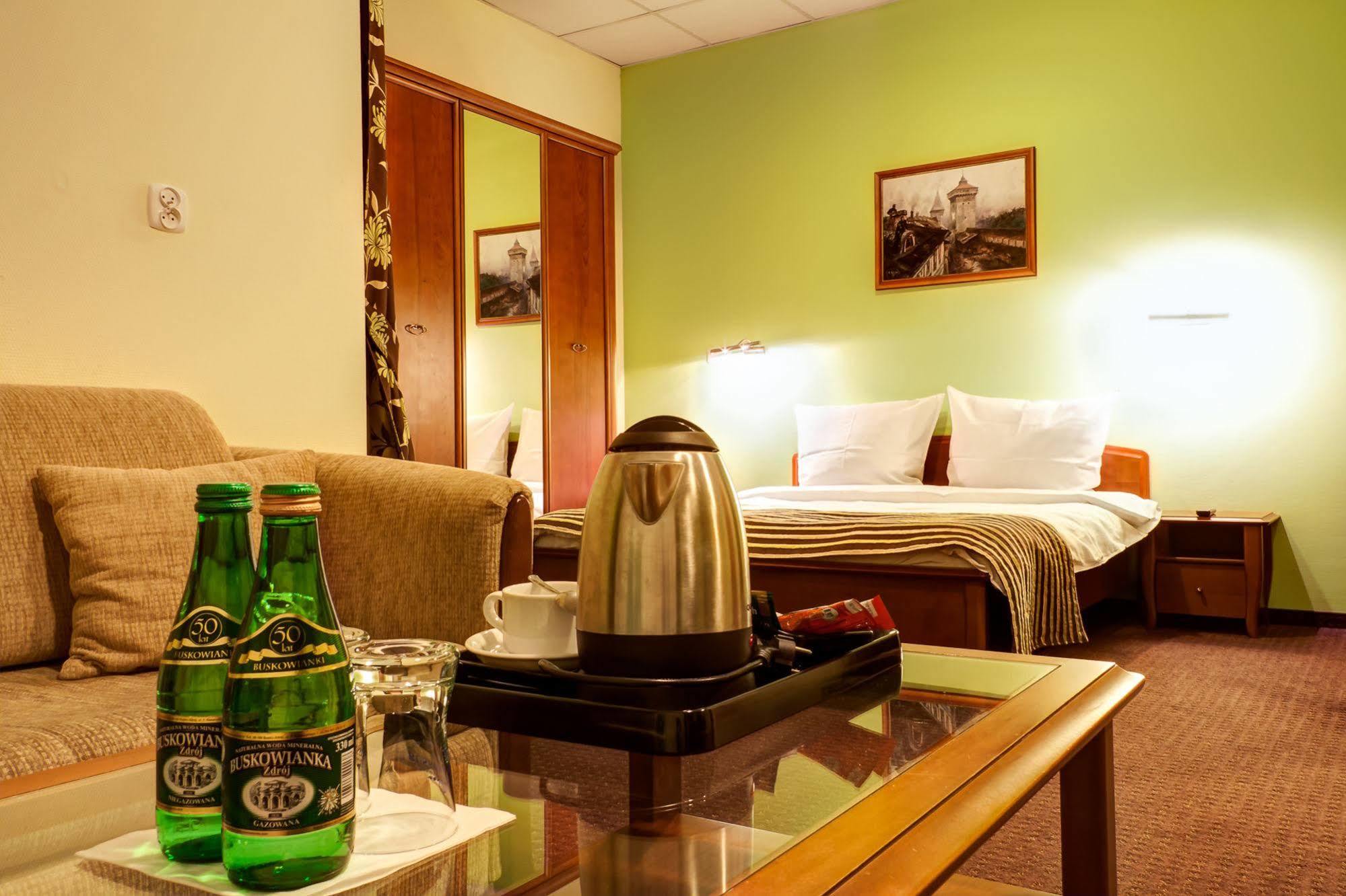 Hotel Aspel Krasków Eksteriør bilde