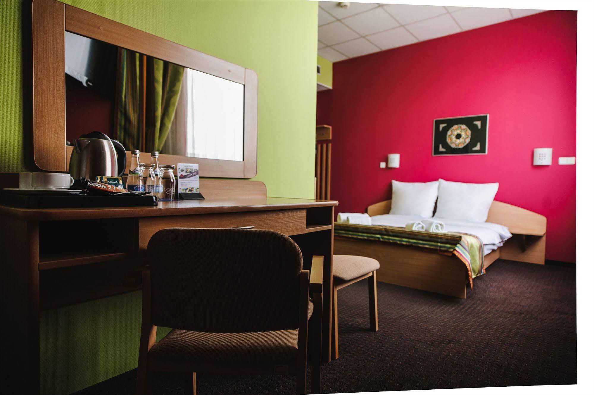 Hotel Aspel Krasków Eksteriør bilde