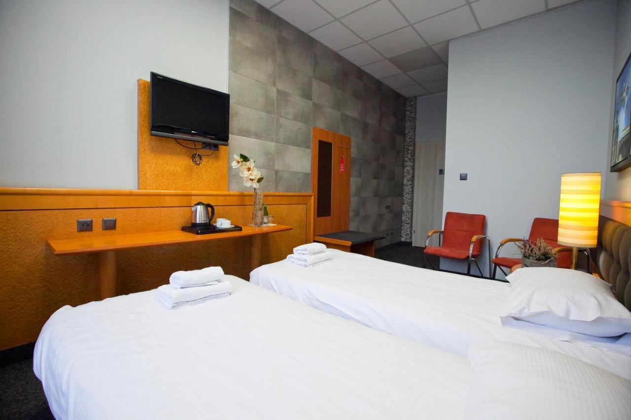 Hotel Aspel Krasków Eksteriør bilde