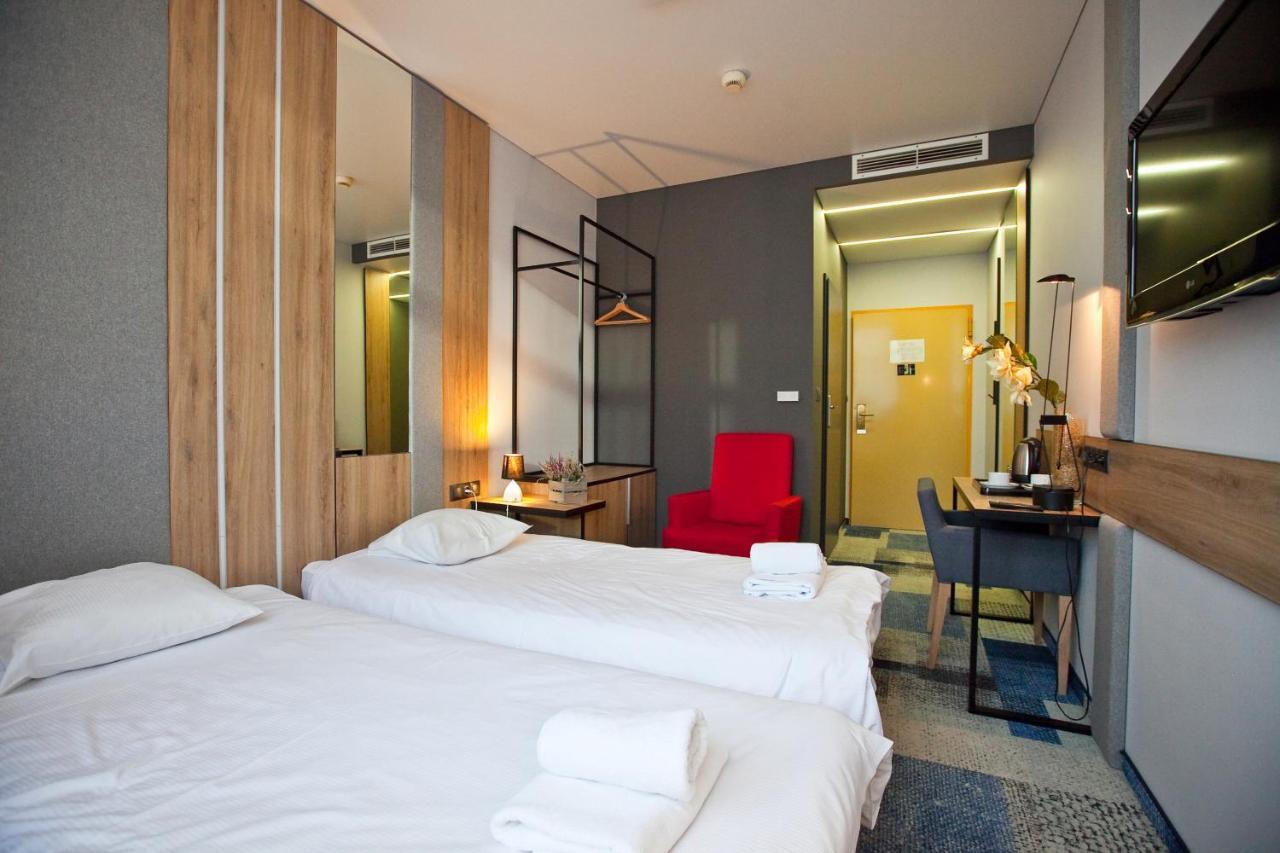 Hotel Aspel Krasków Eksteriør bilde