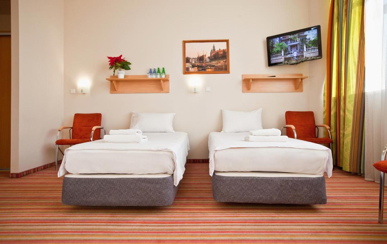 Hotel Aspel Krasków Eksteriør bilde
