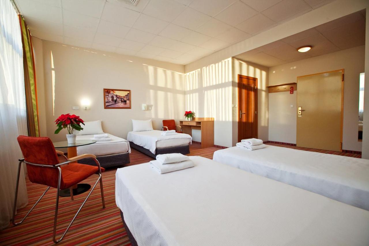 Hotel Aspel Krasków Eksteriør bilde