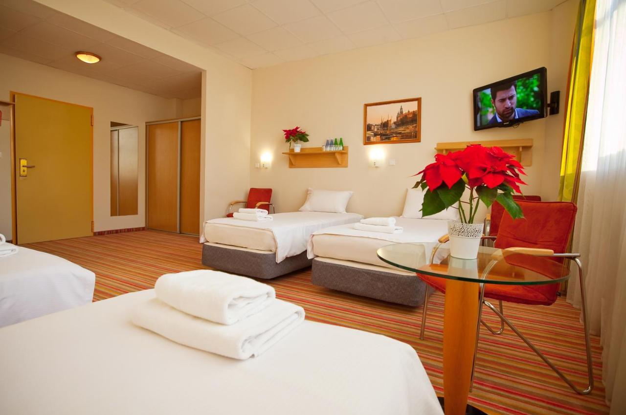 Hotel Aspel Krasków Eksteriør bilde